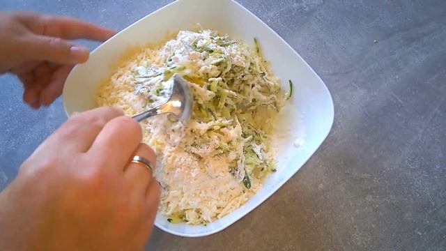 Кабачковые оладьи с сыром.Такие оладьи из кабачков вы будете готовить каждый день смотреть онлайн