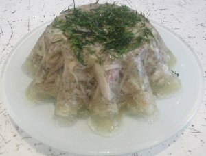 Холодец из свиных субпродуктов и курицы