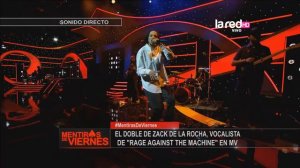 El doble de Zack de la Rocha canta "Bullet in your head"