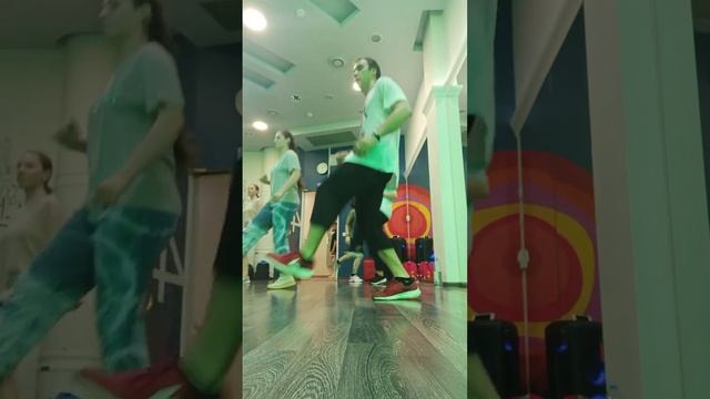 Новая связка шаффл. Учим в студии. Закрепляем на улице. смотреть онлайн