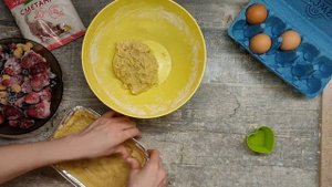 Ягодный заливной пирог