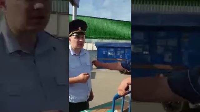 Поицейский Беспредел на рынках Ростова Атлант Сити РЕЙДЕРСКИЙ захват смотреть всем !! смотреть онлайн