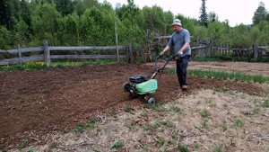 Работаю культиватором/I work as a cultivator