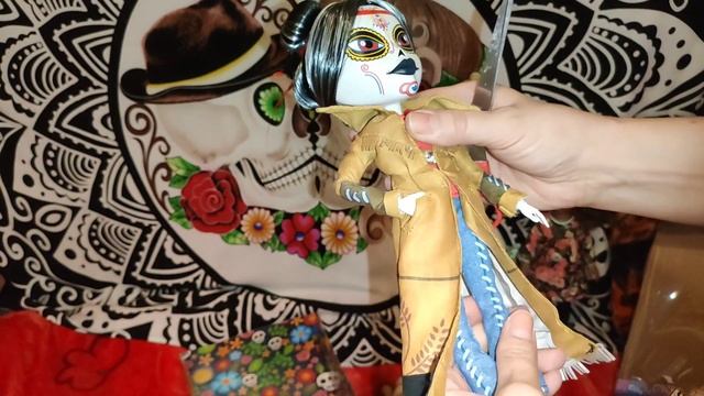 рассмотрим Catrinas Underworld, да, не от Паола Рейна, но зато шарнирная смотреть онлайн