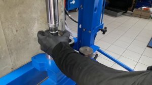 VW Crafter замена подшипника шкива компрессора кондиционера
