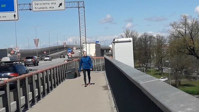 Станция Яняварты и т/ц "Акрополе". Рига. Славянский мост. St. Jāņavārti un t/c "Akropole". смотреть онлайн