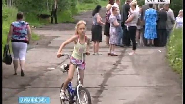 На Бревеннике 3-летний ребёнок выпал из окна второго этажа смотреть онлайн