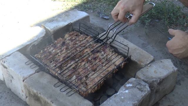 Отдых в гараже/Жарим Шашлык! смотреть онлайн