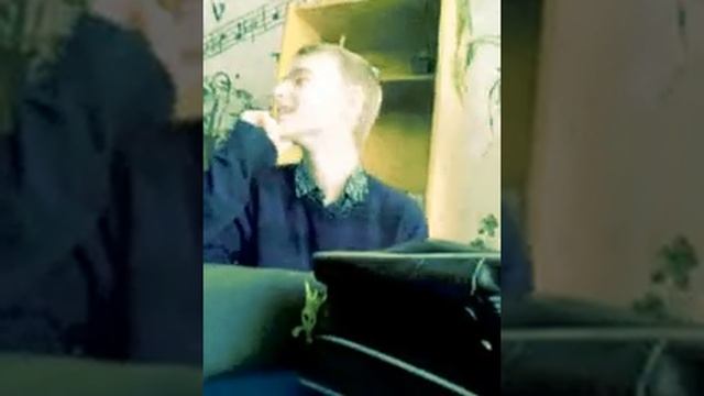 Красиво поёт,как РОМА ЖЁЛУДЬ смотреть онлайн