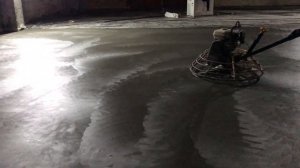 Затирание вертолётами в ангаре