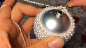 Ч: 2/2. МК: НОВОГОДНИЙ ШАР из БИСЕРА для начинающих /шаг за шагом. ВЯЗАНИЕ С БИСЕРОМ