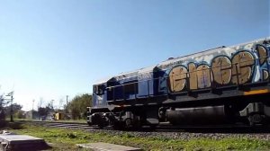 Locomotora GT22 A901 Saliendo al 8 de Pereyra