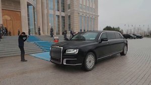 Путин прибыл в Акорду на лимузине Aurus Senat Limousine