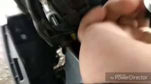 Замена лампы ближнего света Opel Corsa D
