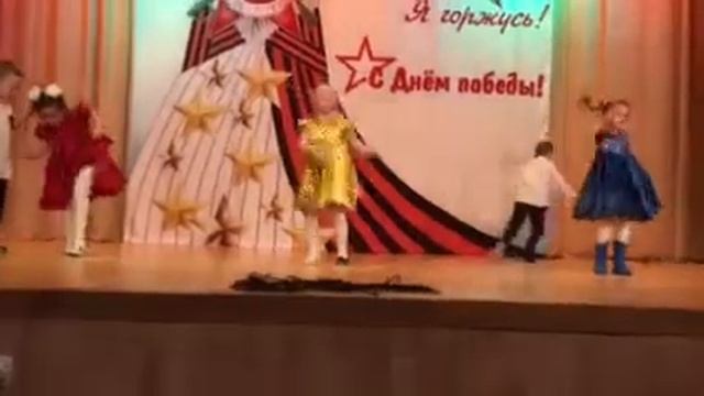 Кадриль от детей дс Буратино в честь 74летия Победы смотреть онлайн