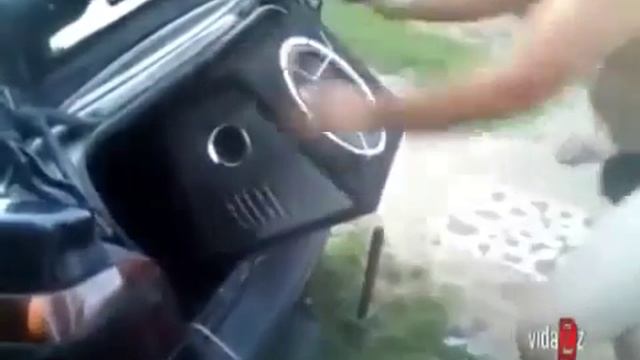 Как НАДО устанавливать сабвуфер в авто смотреть онлайн