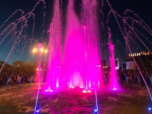 МУЗЫКА ВОДЫ И СВЕТА(ЛЕД И ПЛАМЯ)