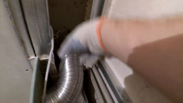 Монтаж вытяжки с вентканала в короб под вентилятор. Ванная. смотреть онлайн