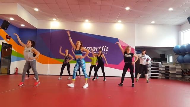 "MAMBO NO 5" by Lou Bega | CARDIO DANCE Fitness with Claudia смотреть онлайн