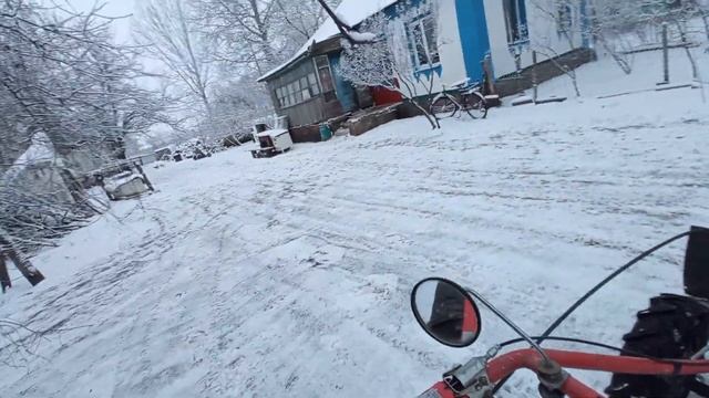 Всем привет :) чистим двор от снега :) тестируем лопату смотреть онлайн