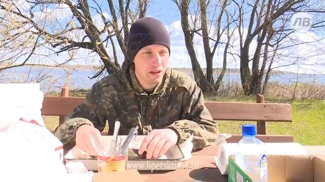 Липецкие ихтиологи проверяют здоровье рыбы в ...
