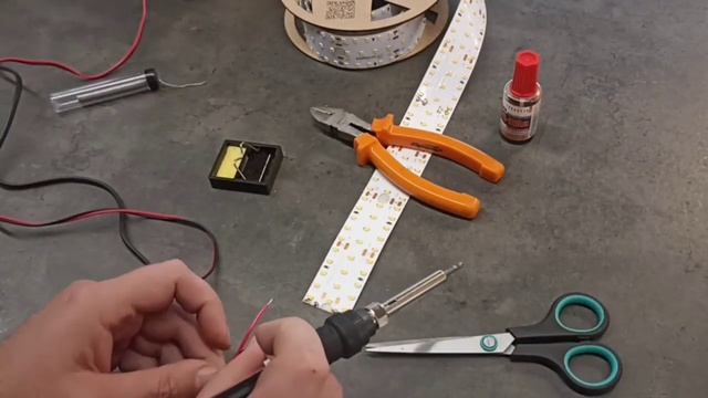 Как припаять кабель питания к светодиодной ленте? (часть 2) Пайка смотреть онлайн