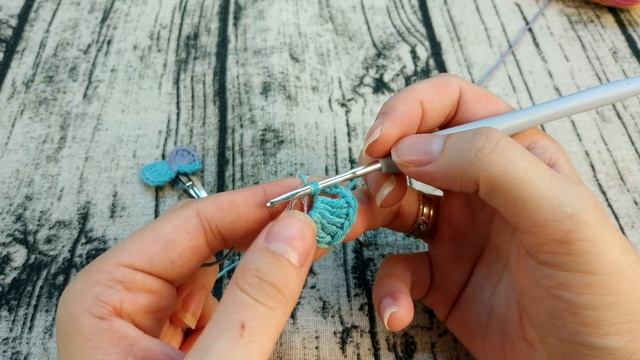 Простые заколки крючком мк