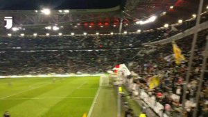 Гимн Ювентуса на стадионе. Ювентус-Кротоне. 26.11.2017