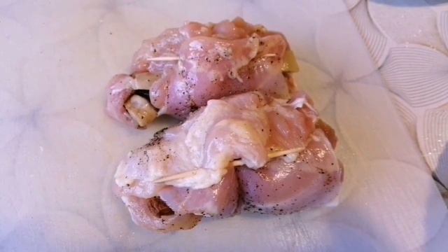 Куриные рулетики с грибами и курагой. Семейный рецепт