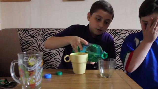 Sprite огурец против Sprite против Mountain Dew. Великое сравнение. смотреть онлайн