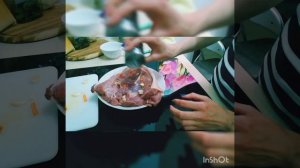 Мясо в духовке с чесноком. Свинина(Супер простой и вкусный рецепт)