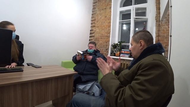 Ёшкин и Братишка в турагентстве !Выбираем путевки на отдых.