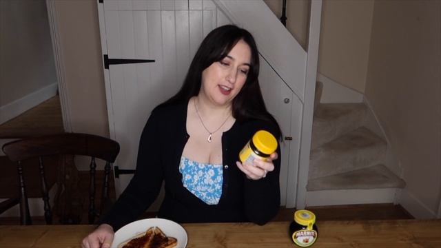 Marmite vs Vegemite | Australian tries Marmite | Australian in the UK смотреть онлайн
