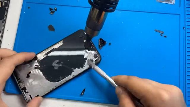 Замена заднего стекла IPhone SE 2020