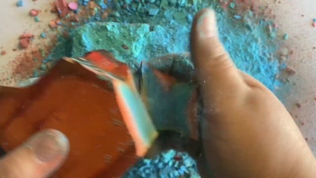 Crunchy Flakey Dyed Gym Chalk смотреть онлайн