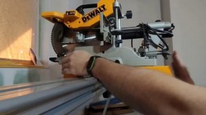 Обзор стола для торцовки DeWalt DE 7023