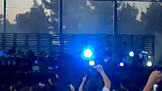 Massive attack Safe from harm live смотреть онлайн