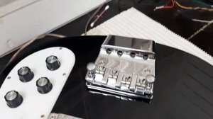 Бас гитара JET URKB 403 (Rickenbacker 4003 replica)?? Отстройка и мелкий ремонт.
