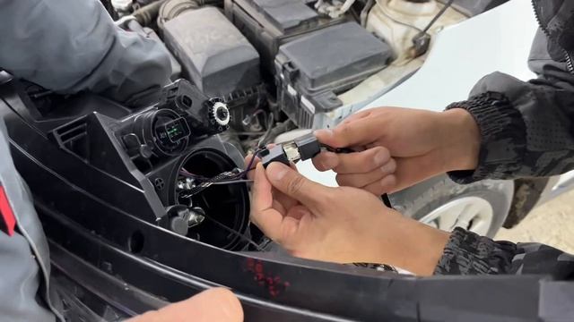 Установка Bi-Led Car Profi на Kia Rio 4 смотреть онлайн