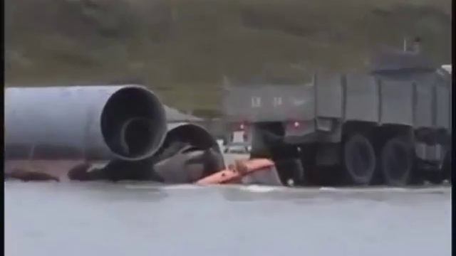 Спешил домой, а остался в реке смотреть онлайн