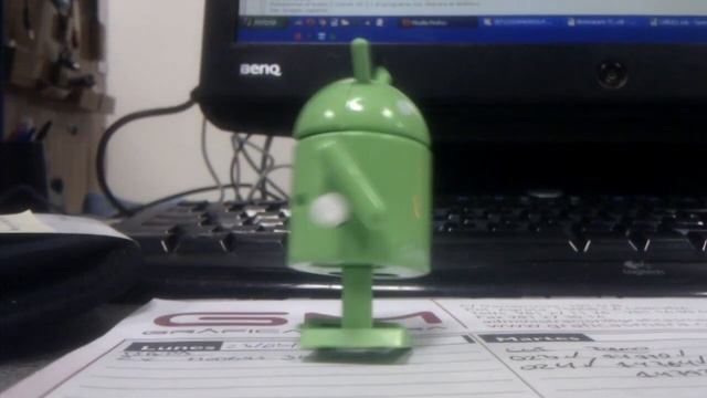 Clockwork Wind-up walking Google Android robot toy