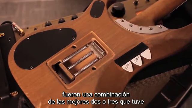 Nuno Bettencourt, guitarrista de Extreme, habla sobre su guitarra Washburn N4. смотреть онлайн