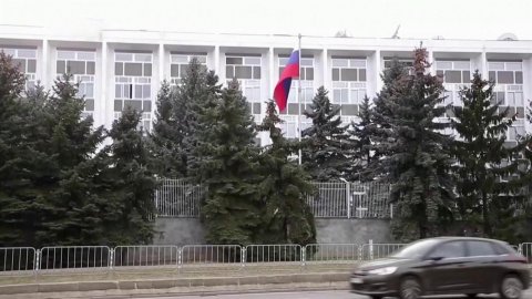 В Болгарии разбираются в причинах высылки 70 российских дипломатов