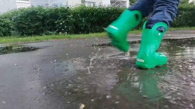 Какие сапоги выбрать для луж? смотреть онлайн