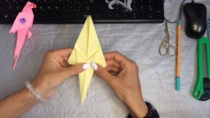 Творческие занятия: оригами - попугай.