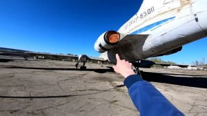 Заброшенные ПАССАЖИРСКИЕ самолёты в Подмосковье. ВОРВАЛИСЬ НА АЭРОДРОМ.