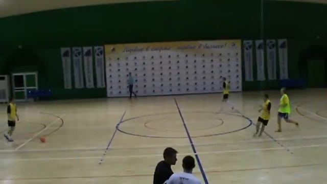 Гол команды "IEK" 1/4 финала ЭМФЛ 2012 (А.Бытин) смотреть онлайн