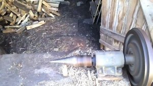 Винтовой дровокол