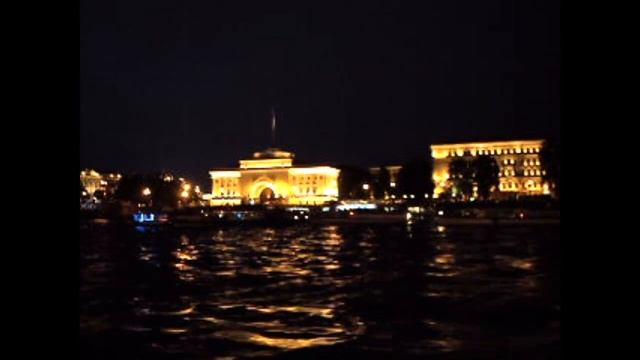 Питер ночная прогулка по Неве. Развод мостов.