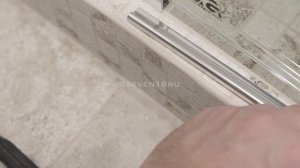 Установка угловой душевой кабины